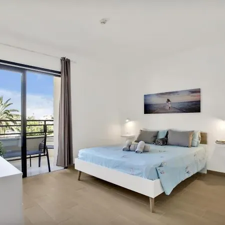 212 Elegant, Renovated, Confortable