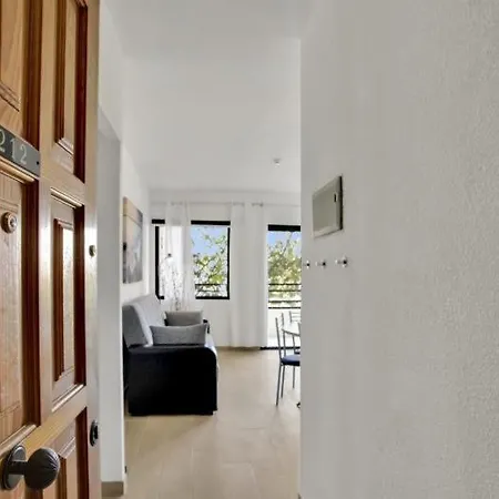 212 Elegant, Renovated, Confortable דירה